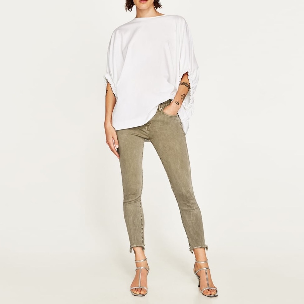 NWT Zara Skinny Distressed Denim Jeans in Khaki
